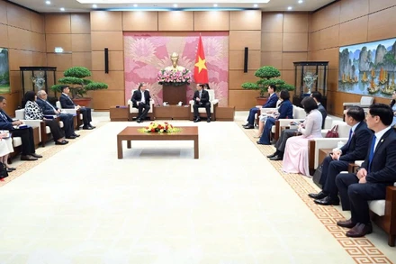 Quang cảnh buổi tiếp. 