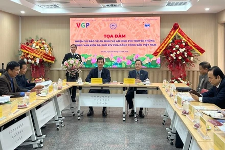 Toàn cảnh tọa đàm.