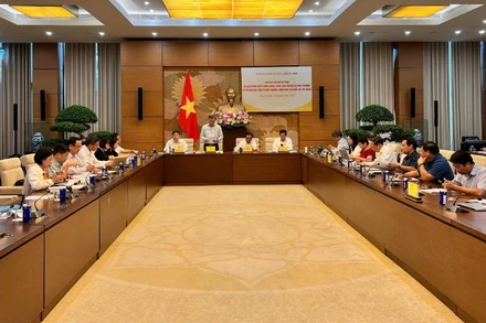 Quang cảnh buổi làm việc. 