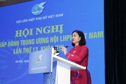 Chủ tịch Hội Liên hiệp Phụ nữ Việt Nam Nguyễn Thị Tuyến phát biểu bế mạc hội nghị. 