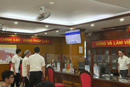 Bộ phận "một cửa" phường Thanh Xuân đã triển khai vận hành thử mô hình chính quyền địa phương 2 cấp.