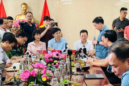 Chiều 20/7, tỉnh Quảng Ninh đã tổ chức hội nghị thông tin báo chí về vụ lật tàu trên Vịnh Hạ Long.