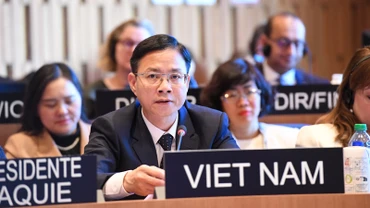 Thứ trưởng Ngoại giao Ngô Lê Văn phát biểu tại Phiên khai mạc kỳ họp. (Ảnh: UNESCO)