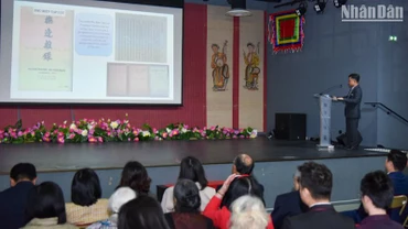  Tiến sĩ Phan Mạnh Dương giới thiệu về thân thế, cuộc đời, sự nghiệp và ảnh hưởng của danh nhân Lê Quý Đôn.