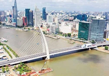 Cầu Ba Son nhìn từ trên cao.