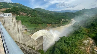 Thủy điện Đắc Rinh là công trình thủy điện lớn nhất của tỉnh Quảng Ngãi, tiếp giáp các tỉnh Quảng Nam và Kon Tum.