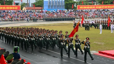 Chiến sĩ Quân đội nhân dân Việt Nam tại lễ diễu binh kỷ niệm 70 năm Chiến thắng Điện Biên Phủ, ngày 7/5/2024 tại thành phố Điện Biên Phủ. (Ảnh THÀNH ĐẠT)