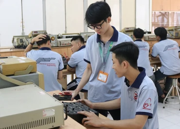 Học viên Học viện Công nghệ Bưu chính Viễn thông. (Ảnh: PTIT/NHƯ Ý)