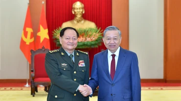 Tổng Bí thư, Bí thư Quân ủy Trung ương Tô Lâm tiếp đồng chí Thượng tướng Trương Hựu Hiệp, Ủy viên Bộ Chính trị, Phó Chủ tịch Quân ủy Trung ương Trung Quốc. (Ảnh ĐĂNG KHOA)