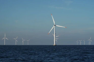 Các turbine gió ngoài khơi bờ biển Nysted, Đan Mạch. (Ảnh: Reuters)
