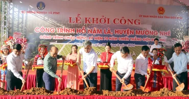 Các đồng chí lãnh đạo Bộ Nông nghiệp và Phát triển nông thôn, Ủy ban nhân dân tỉnh Điện Biên động thổ khởi công công trình xây dựng hồ Nậm Là.