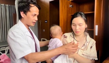 Sau 17 ngày phẫu thuật và điều trị, cháu N.M.A. đã được về nhà.