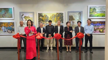 Khai mạc triển lãm tranh của họa sĩ Nguyễn Quốc Thắng.