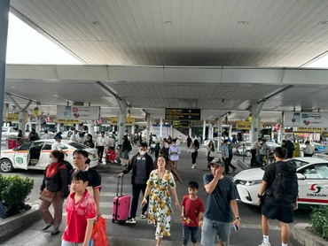 Sân bay Tân Sơn Nhất đón 125.000 hành khách vào những ngày cao điểm lễ.