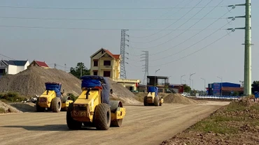 Tuyến đường bộ mới Nam Định-Lạc Quần-đường bộ ven biển đang được đẩy nhanh tiến độ.