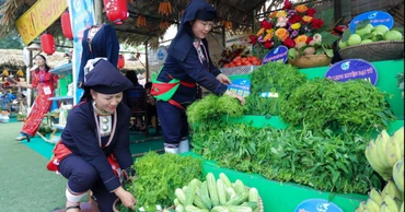 Nông sản của phụ nữ dân tộc thiểu số được trưng bày, giới thiệu tại Ngày hội.