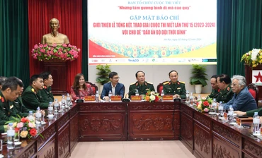 Quang cảnh buổi gặp mặt báo chí. 
