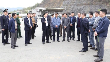 Đoàn công tác của Tỉnh ủy Lạng Sơn kiểm tra việc thực hiện Đề án tại huyện Văn Lãng, tỉnh Lạng Sơn.