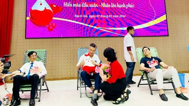 Hơn 500 cán bộ, chiến sĩ, đoàn viên, thanh niên, học sinh, sinh viên tỉnh Kiên Giang đã đăng ký tham gia hiến máu tình nguyện.