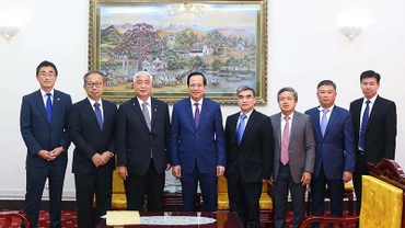 Bộ trưởng Đào Ngọc Dung tiếp Trợ lý Thủ tướng Nhật Bản Nakatani Gen (Ảnh: Molisa).