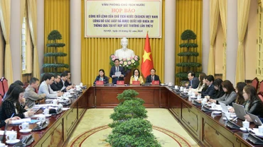 Quang cảnh buổi họp báo công bố Lệnh của Chủ tịch nước. 
