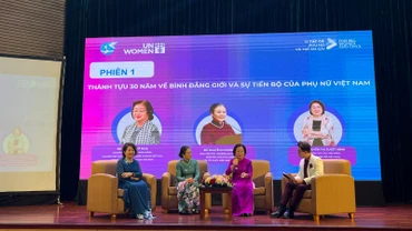 Các đại biểu chia sẻ tại Diễn đàn truyền thông liên thế hệ "Phụ nữ và Bình đẳng giới trong kỷ nguyên mới". 