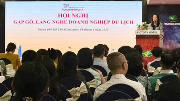 Lãnh đạo Sở Du lịch thành phố Hồ Chí Minh gặp gỡ doanh nghiệp để tháo gỡ khó khăn.