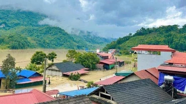 Nước lũ dâng cao tại Bắc Kạn do ảnh hưởng của bão số 3. (Ảnh: TUẤN SƠN)