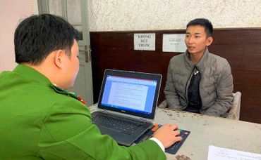 Đối tượng Ninh Ngọc Khánh tại cơ quan Công an.