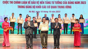 Cuộc thi chính luận về bảo vệ nền tảng tư tưởng của Đảng góp phần cụ thể hóa việc thực hiện Nghị quyết số 35-NQ/TW của Bộ Chính trị trong Khối các cơ quan Trung ương. (Ảnh DUY LINH)