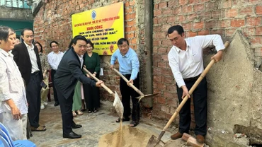 Khởi công xây dựng nhà tình nghĩa cho hộ nghèo ở thành phố Đà Nẵng.
