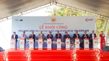 Lãnh đạo tỉnh Quảng Nam ấn nút khởi công Dự án Chống xói lở và bảo vệ bền vững bờ biển Hội An.