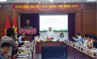 Thứ trưởng Văn hóa, Thể thao và Du lịch Tạ Quang Đông phát biểu tại hội nghị.