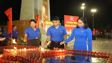 Thanh niên Bình Định thắp nến tri ân các anh hùng, liệt sĩ
