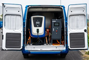 VinFast là hãng xe đầu tiên và duy nhất tại Việt Nam cung cấp dịch vụ hỗ trợ sạc lưu động.