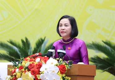 Phó chủ tịch Quốc hội Nguyễn Thị Thanh phát biểu tại phiên khai mạc kỳ họp thứ 17 của Hội đồng nhân dân thành phố Hà Nội.