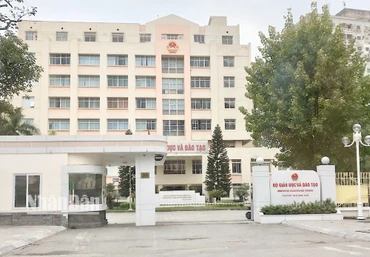 Bỏ đề xuất quy định miễn học phí cho con nhà giáo