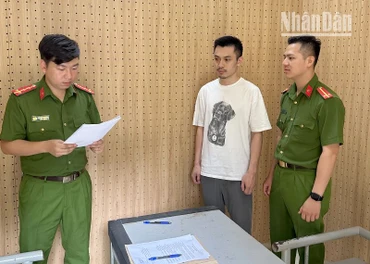 Cơ quan cảnh sát điều tra, Công an tỉnh Sơn La ra quyết định khởi tố vụ án hình sự, khởi tố bị can, tống đạt các quyết định và bắt tạm giam đối với Đặng Tùng Lâm.