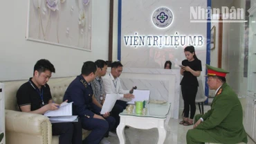 Cơ sở số 99G đường Tô Hiệu "Viện trị liệu MB", thành phố Sơn La không có giấy phép hoạt động đã được yêu cầu đóng cửa, gỡ biển và xử phạt 7,5 triệu đồng. (Ảnh: LAM GIANG)