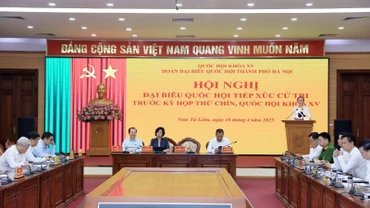 Đoàn đại biểu Quốc hội thành phố Hà Nội tiếp xúc cử tri ba quận: Nam Từ Liêm, Cầu Giấy, Thanh Xuân.