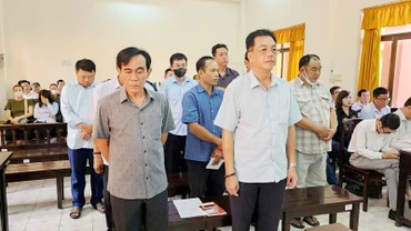 Các bị cáo tại phiên tòa.