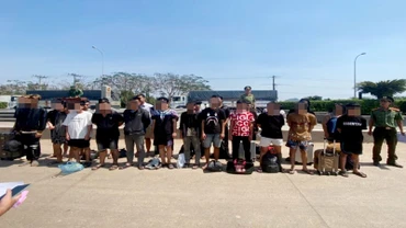 Công dân Việt Nam được phía Campuchia trao trả.