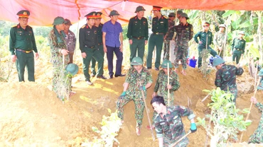 Đội 584 đang tiềm kiếm hài cốt các liệt sĩ tại xã Hải Xuân, huyện Hải Lăng.