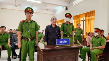Bị cáo Nguyễn Văn Nguyên nghe Hội đồng xét xử tuyên án.