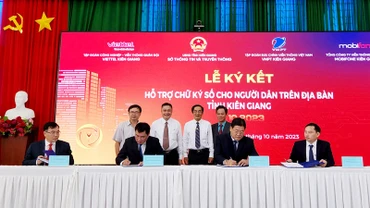 Các đơn vị ký kết, cam kết cung cấp chữ ký số công cộng cho người dân trên địa bàn tỉnh Kiên Giang.
