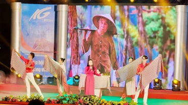 Tiết mục văn nghệ kỷ niệm 93 năm thành lập Hội Liên hiệp phụ nữ Việt Nam. 