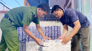 Đội Chống buôn lậu, Phòng Cảnh sát điều tra tội phạm về tham nhũng, kinh tế, buôn lậu, Công an tỉnh Kiên Giang bắt vụ vận chuyển thuốc lá lậu. 