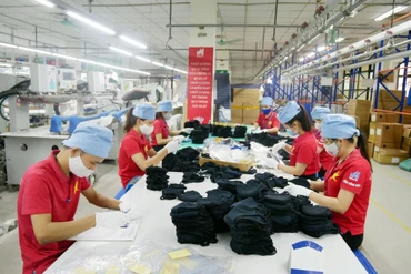Sản xuất hàng may xuất khẩu tại Tổng công ty May 10.