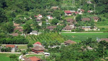 Thôn Lân Luông, xã Long Ðống (xã ATK) thuộc huyện Bắc Sơn, tỉnh Lạng Sơn, nơi có đèo Tam Canh, thuộc Khu di tích quốc gia đặc biệt khởi nghĩa Bắc Sơn. (Ảnh: Hùng Tráng)
