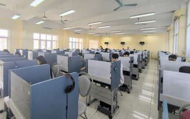 Thí sinh dự thi HSA năm 2024 (Ảnh: VNU)